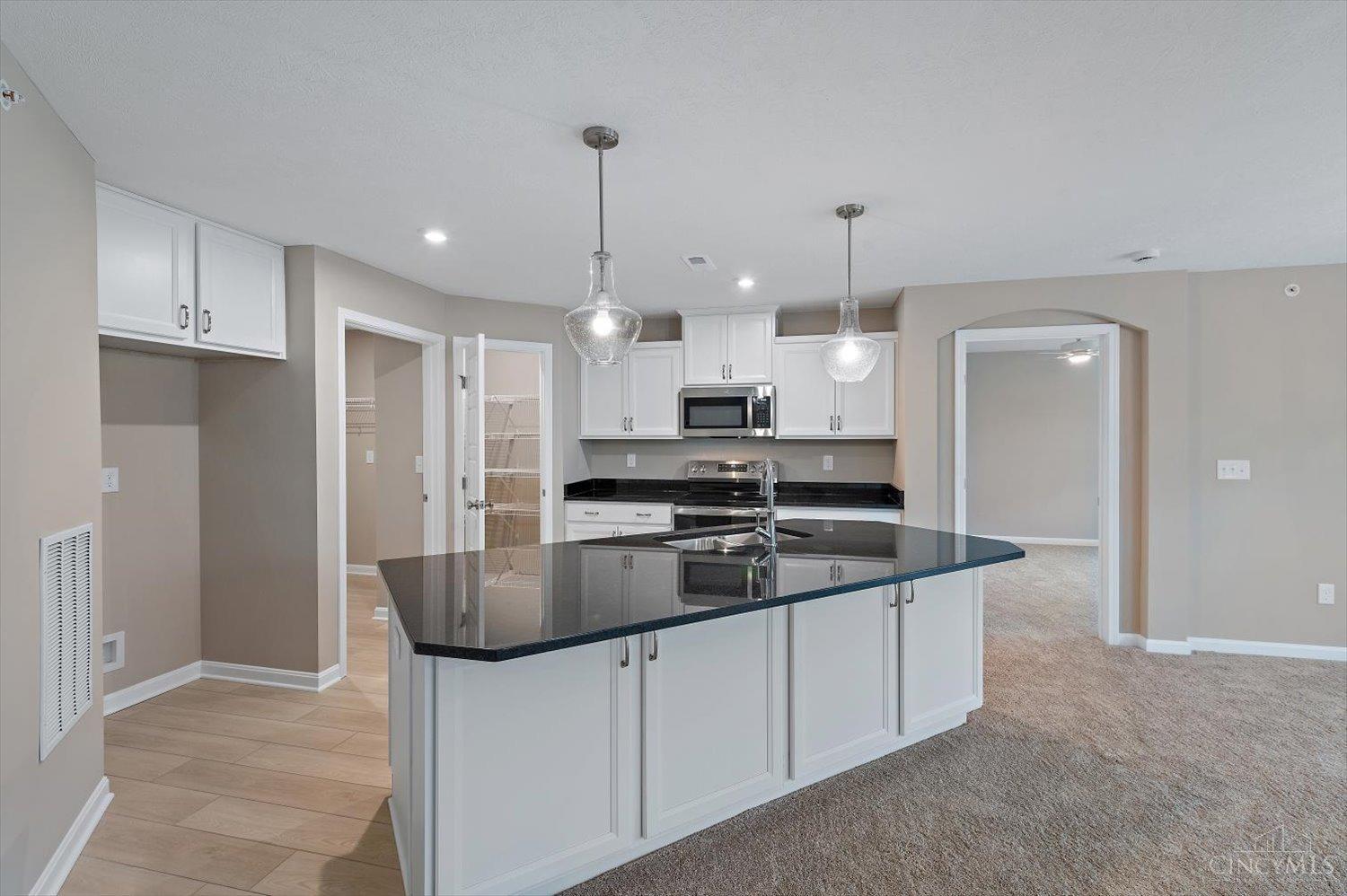 607 Tradition Ridge, Unit 80204 Cincinnati, OH 45245 - Photo 5 of 34 Gallery Image 5