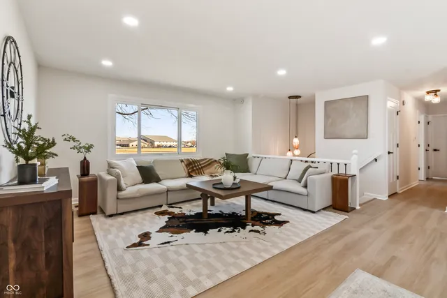 $895,000 | 1940 Nantucket Drive, Cicero, IN 46034