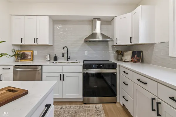 $899,000 | 1940 Nantucket Drive, Cicero, IN 46034