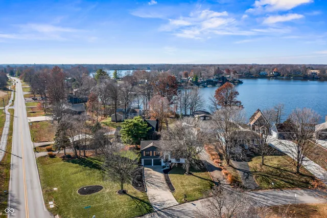 $895,000 | 1940 Nantucket Drive, Cicero, IN 46034