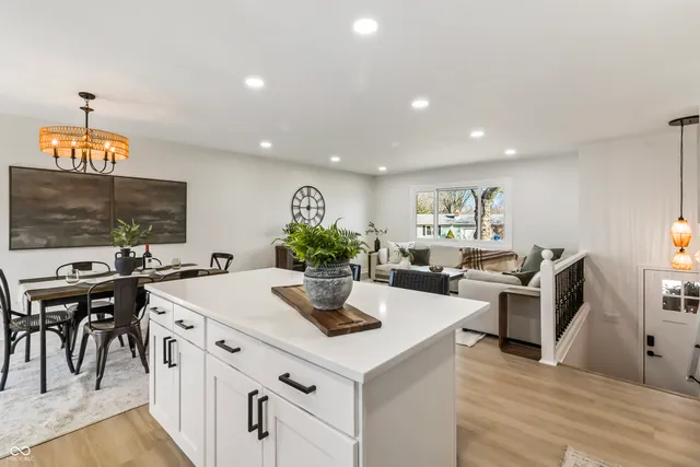 $895,000 | 1940 Nantucket Drive, Cicero, IN 46034