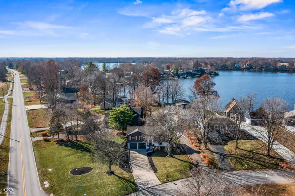 $845,000 | 1940 Nantucket Drive, Cicero, IN 46034