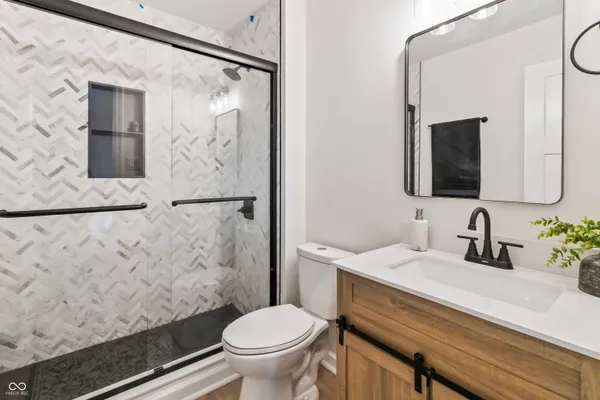 $899,000 | 1940 Nantucket Drive, Cicero, IN 46034