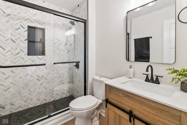 $895,000 | 1940 Nantucket Drive, Cicero, IN 46034