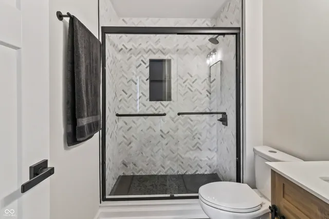 $895,000 | 1940 Nantucket Drive, Cicero, IN 46034