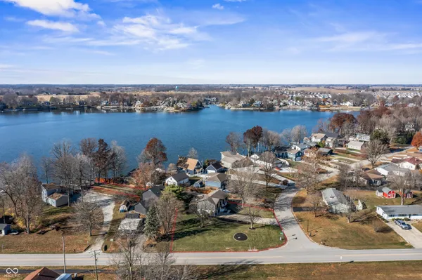 $899,000 | 1940 Nantucket Drive, Cicero, IN 46034