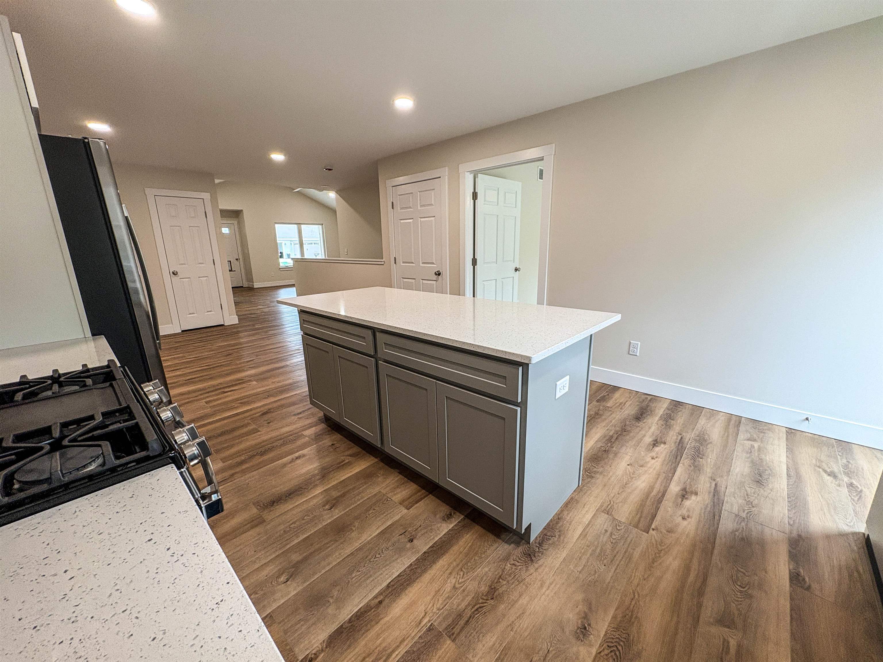 11433 Windmill Pointe Clio, MI 48420 - Photo 12 of 32