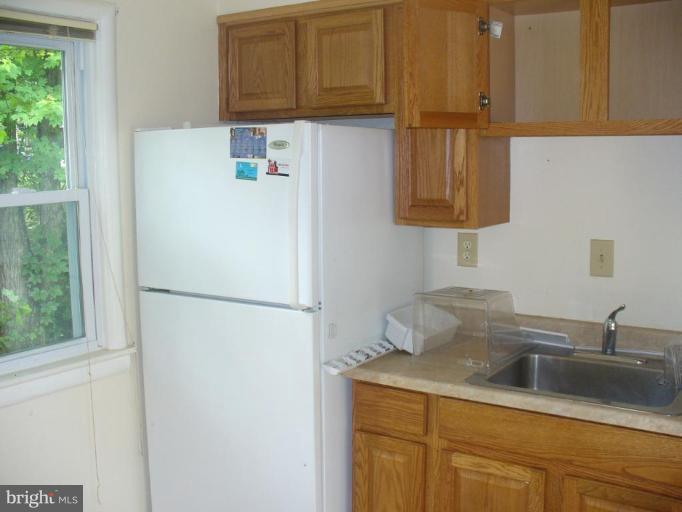 109 Tapawingo Road Southwest Vienna, VA 22180 - Photo 4 of 10 Kitchen #2