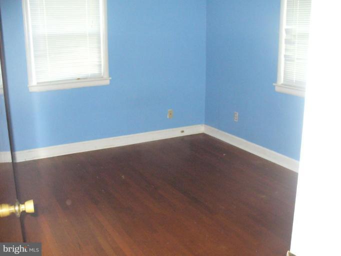 109 Tapawingo Road Southwest Vienna, VA 22180 - Photo 9 of 10 Bedroom #3