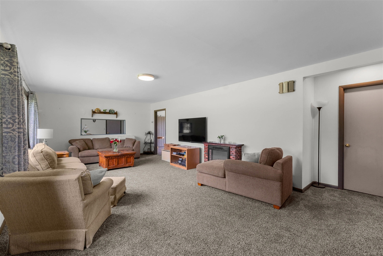 5651 West Chicago Road Jonesville, MI 49250 - Photo 14 of 27