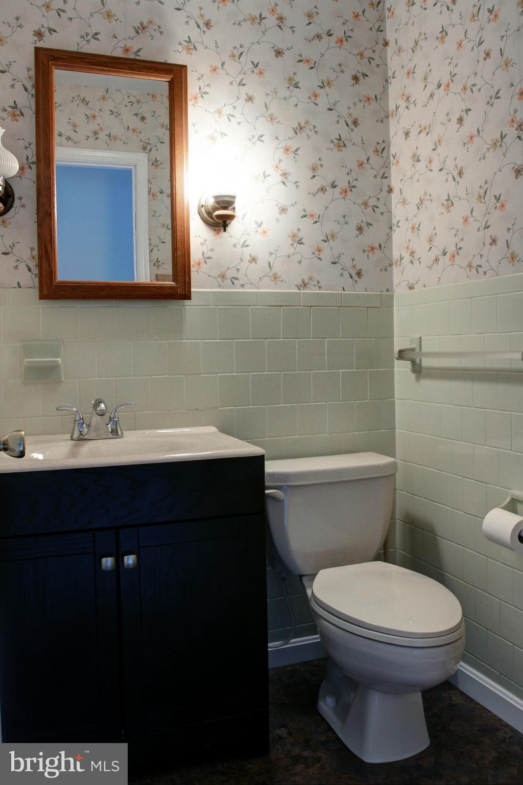 2001 Chesapeake Road Annapolis, MD 21409 - Photo 15 of 30 full bath with shower