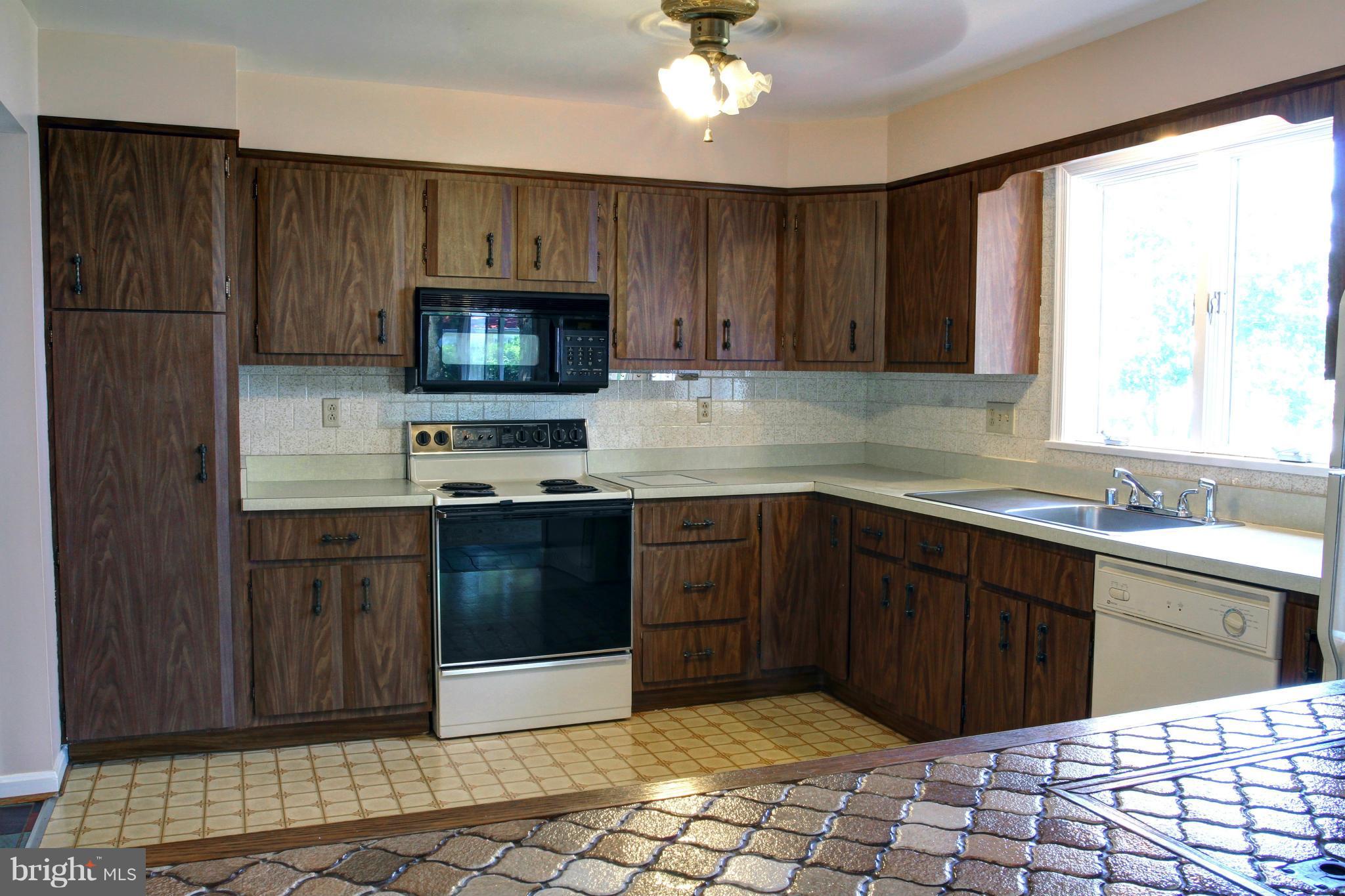 2001 Chesapeake Road Annapolis, MD 21409 - Photo 10 of 30 Kitchen functions well & has great views