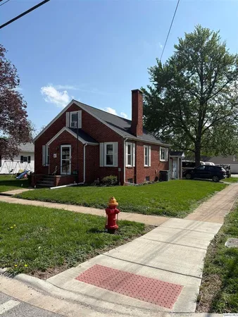$134,500 | 120 West South Street, Mount Sterling, IL 62353