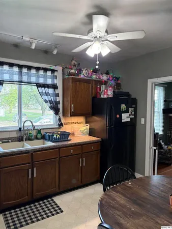 $134,500 | 120 West South Street, Mount Sterling, IL 62353