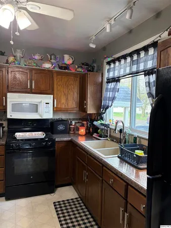 $134,500 | 120 West South Street, Mount Sterling, IL 62353