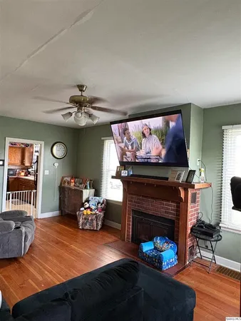 $134,500 | 120 West South Street, Mount Sterling, IL 62353