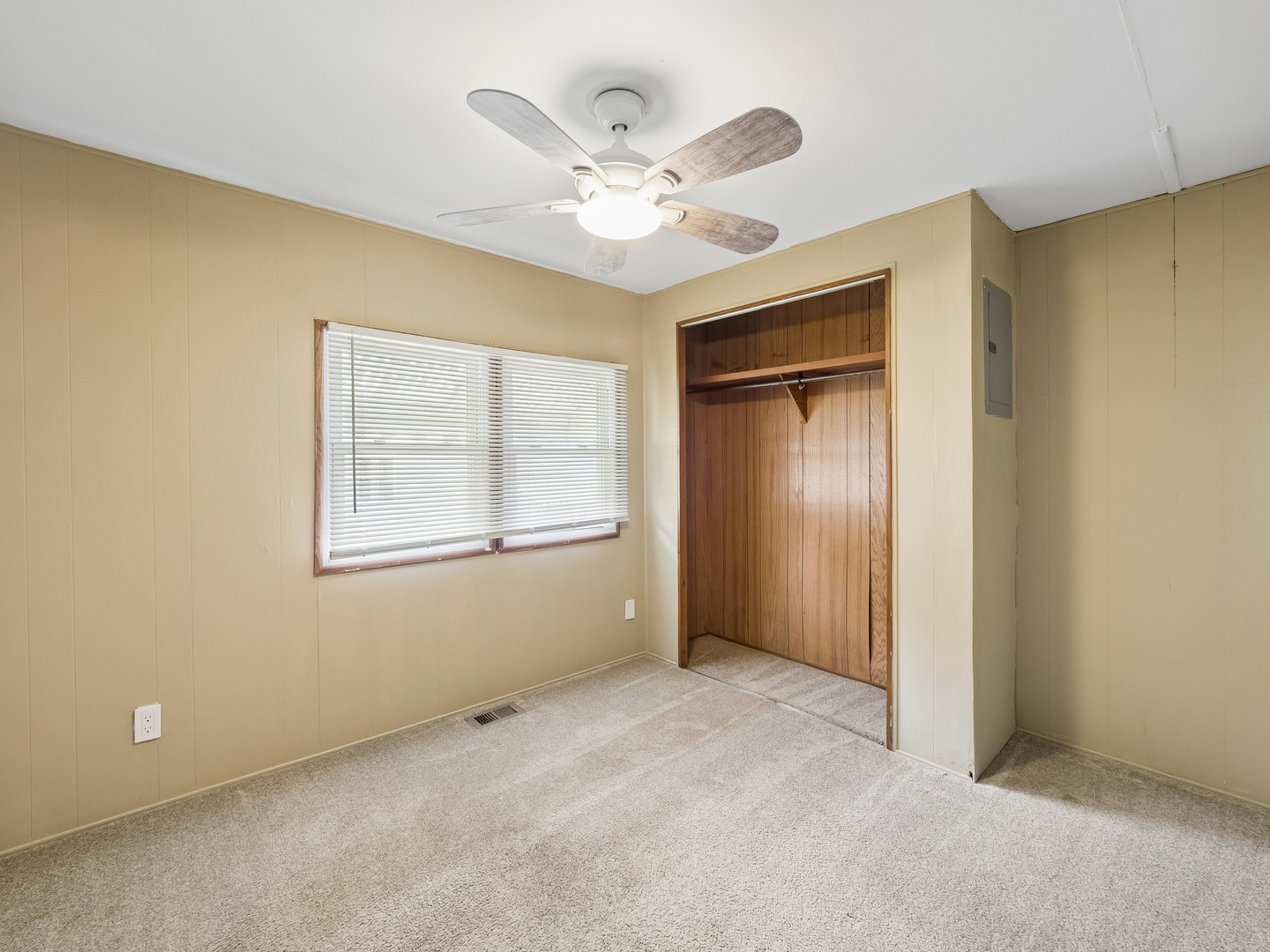 209 Melbrooke Road Elgin, IL 60123 - Photo 13 of 20