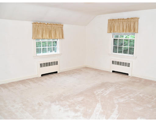 12 Lockeland Road Winchester, MA 01890 - Photo 12 of 16