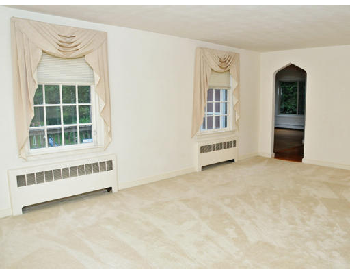 12 Lockeland Road Winchester, MA 01890 - Photo 3 of 16