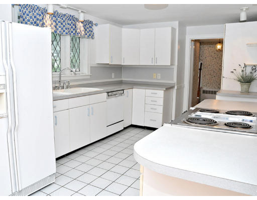 12 Lockeland Road Winchester, MA 01890 - Photo 4 of 16