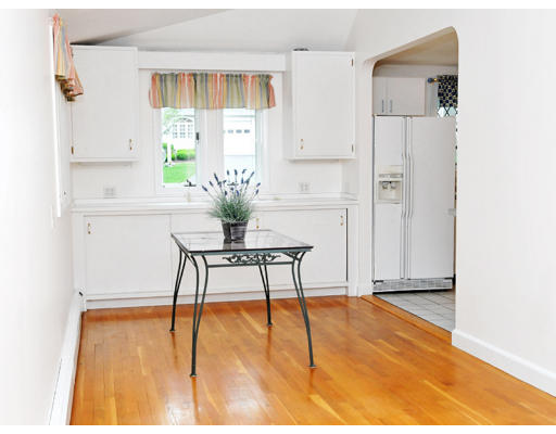 12 Lockeland Road Winchester, MA 01890 - Photo 8 of 16