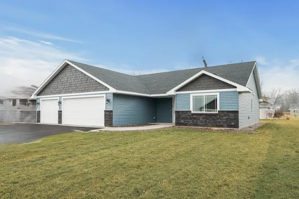 $384,900 | 7222 Hawthorne Court, North Branch, MN 55056