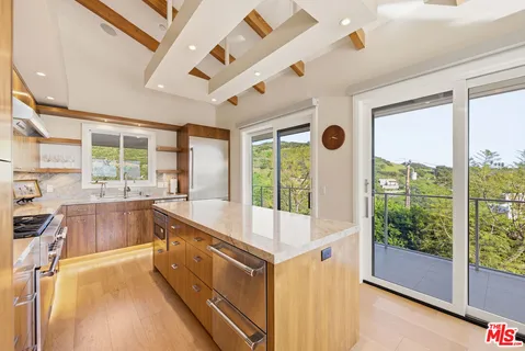 $3,195,000 | 27008 Old Chimney Road, Malibu, CA 90265