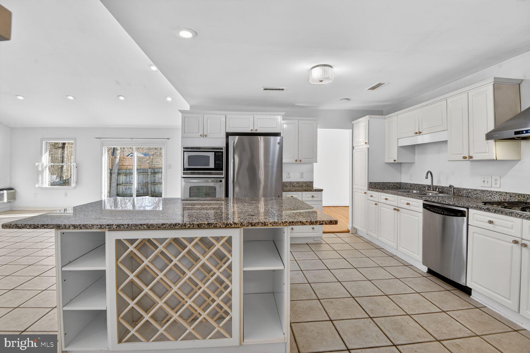 1426 Knights Bridge Turn Crofton, MD 21114 - Photo 7 of 26