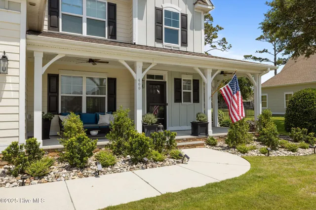 $835,000 | 400 Lanyard Drive, Newport, NC 28570