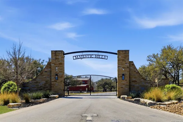 $215,000 | 207 Majestic Hls Drive, Blanco, TX 78606