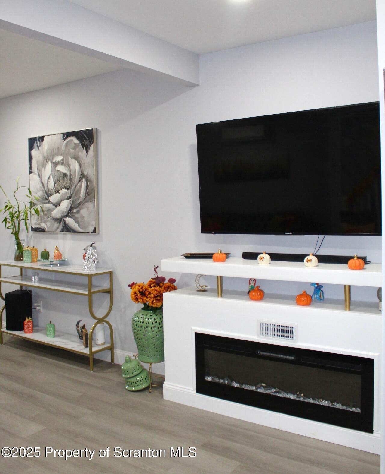 260 East Broad Street Nanticoke, PA 18634 - Photo 4 of 19 a utility room with dryer and washer
