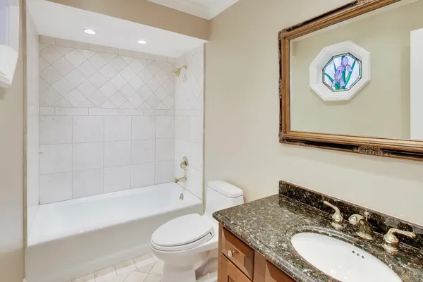 $10,000 | 931 Coventry Drive, Lake Forest, IL 60045