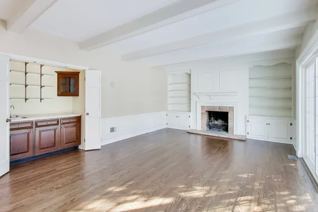 $10,000 | 931 Coventry Drive, Lake Forest, IL 60045