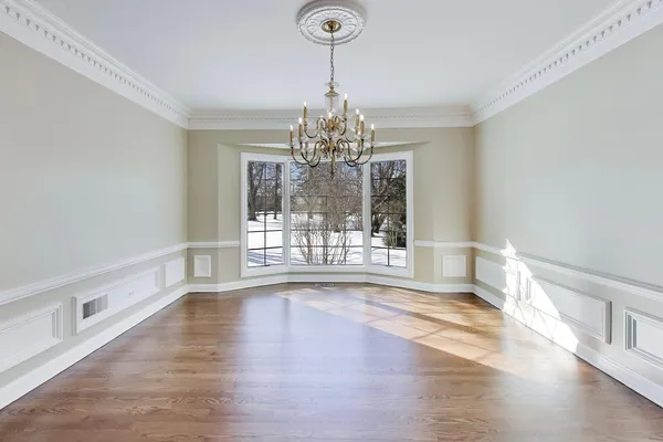 $10,000 | 931 Coventry Drive, Lake Forest, IL 60045