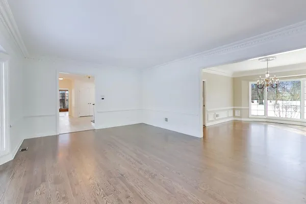 $10,000 | 931 Coventry Drive, Lake Forest, IL 60045