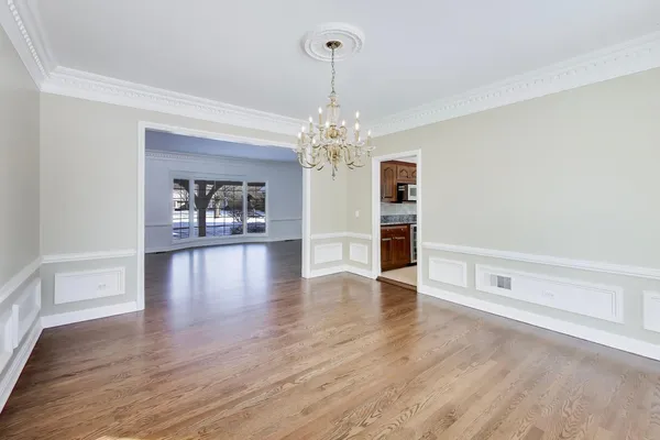 $10,000 | 931 Coventry Drive, Lake Forest, IL 60045