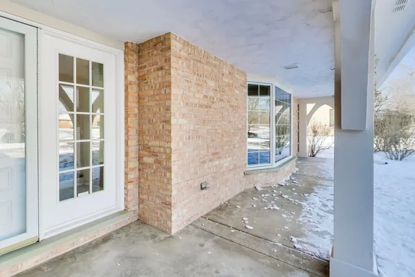 $10,000 | 931 Coventry Drive, Lake Forest, IL 60045