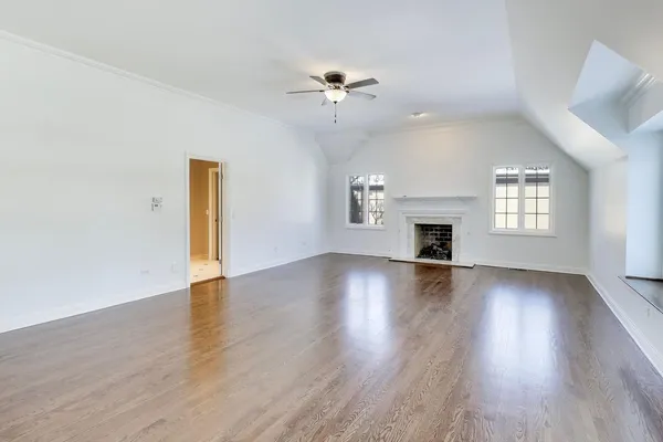 $10,000 | 931 Coventry Drive, Lake Forest, IL 60045