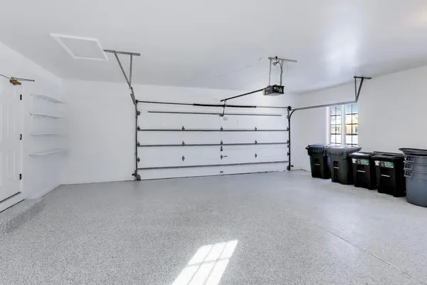 $10,000 | 931 Coventry Drive, Lake Forest, IL 60045