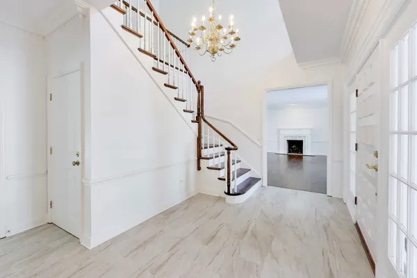 $10,000 | 931 Coventry Drive, Lake Forest, IL 60045