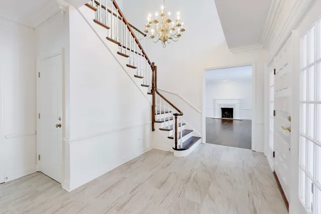 $10,000 | 931 Coventry Drive, Lake Forest, IL 60045