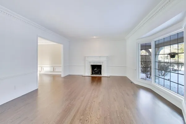 $10,000 | 931 Coventry Drive, Lake Forest, IL 60045