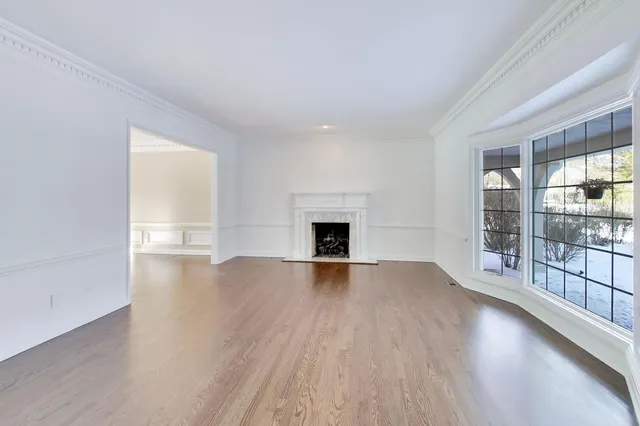 $10,000 | 931 Coventry Drive, Lake Forest, IL 60045