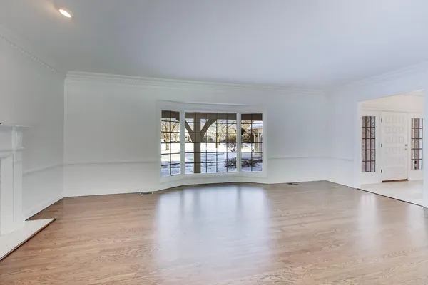 $10,000 | 931 Coventry Drive, Lake Forest, IL 60045