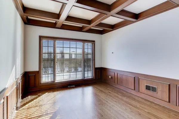 $10,000 | 931 Coventry Drive, Lake Forest, IL 60045