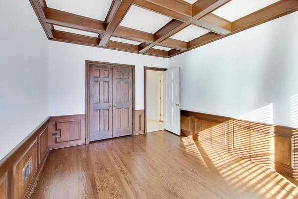 $10,000 | 931 Coventry Drive, Lake Forest, IL 60045