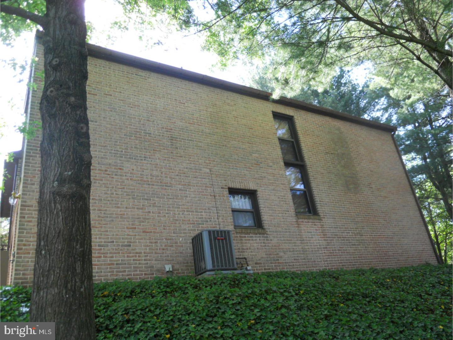 142 Merion Lane Reading, PA 19607 - Photo 2 of 25 Gallery Image 2