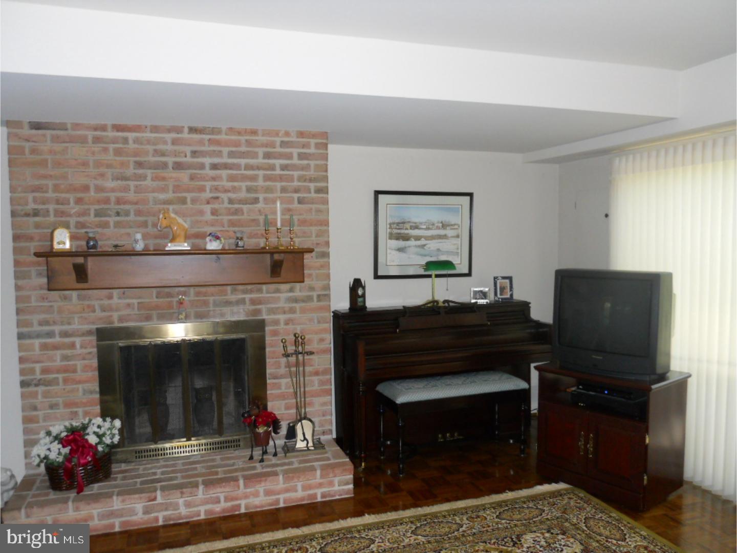 142 Merion Lane Reading, PA 19607 - Photo 6 of 25 Gallery Image 6