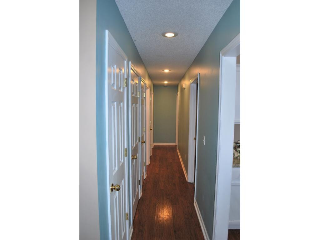 232 Maple Ridge Drive Jonesborough, TN 37659 - Photo 5 of 16 LAMINATE FLOORING