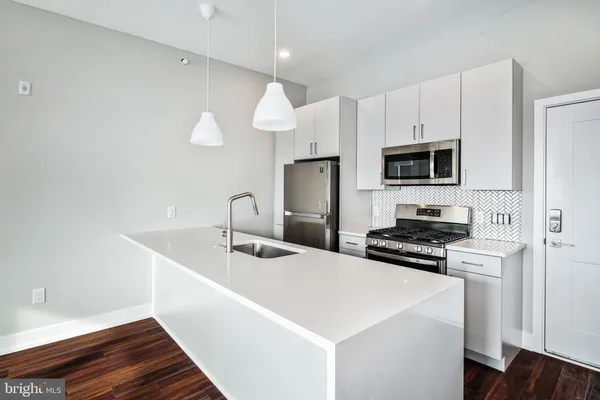 $1,850 | 1527-29 Ridge Avenue, Unit 3A, Philadelphia, PA 19130